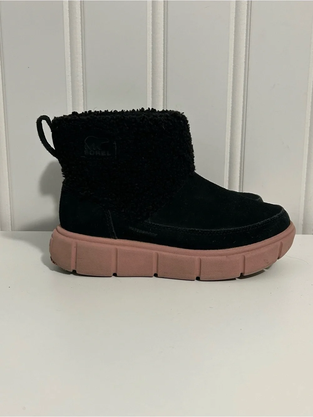Sorel explorer 3 black suede winter snow boots pink sole
